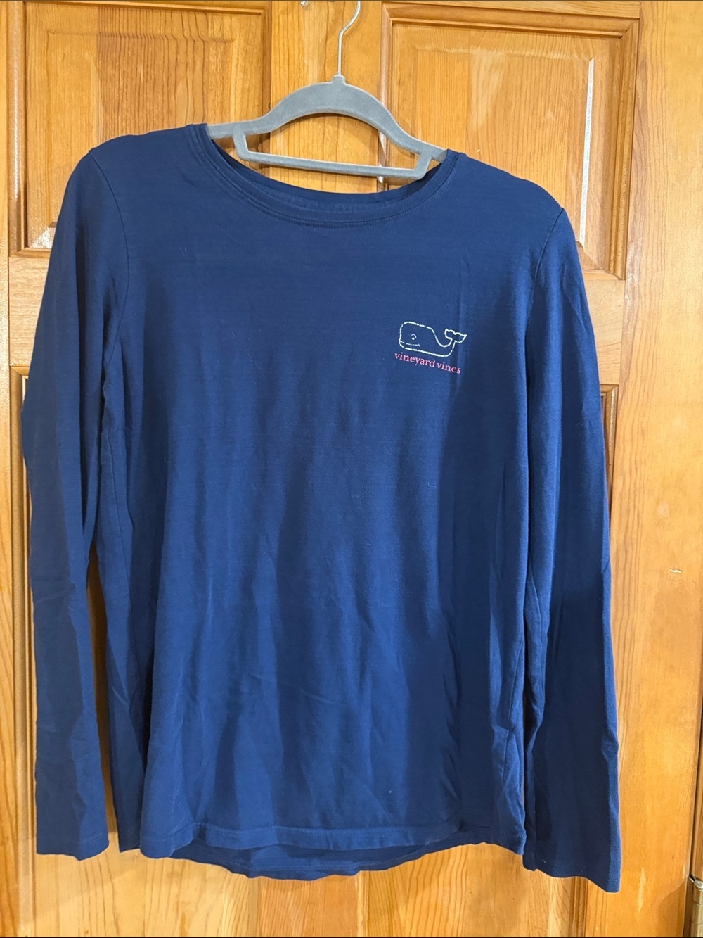 Vineyard vines crew neck long sleeve shirt size small.